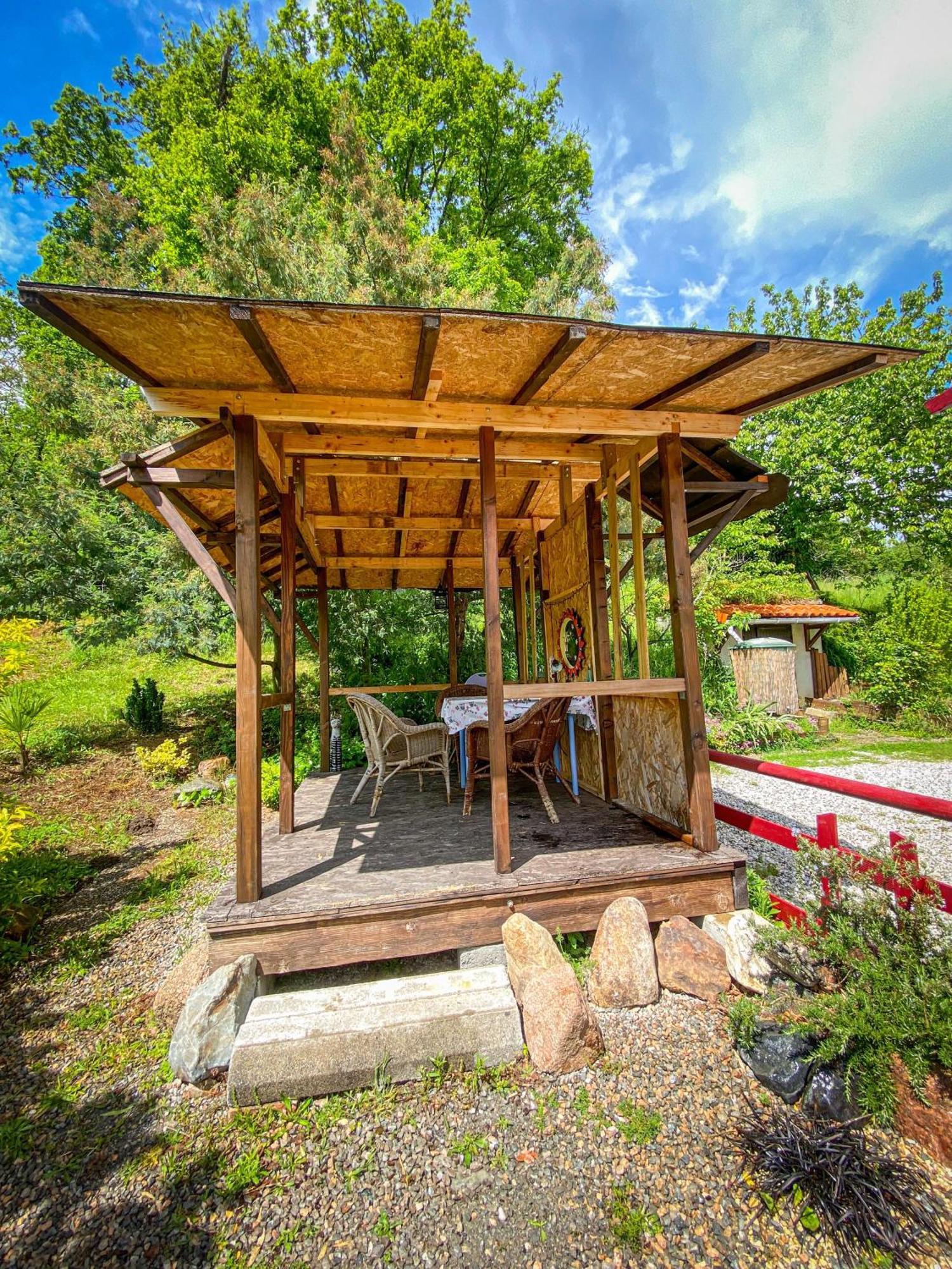 Ryokan Lankana Exideuil-sur-Vienne Εξωτερικό φωτογραφία